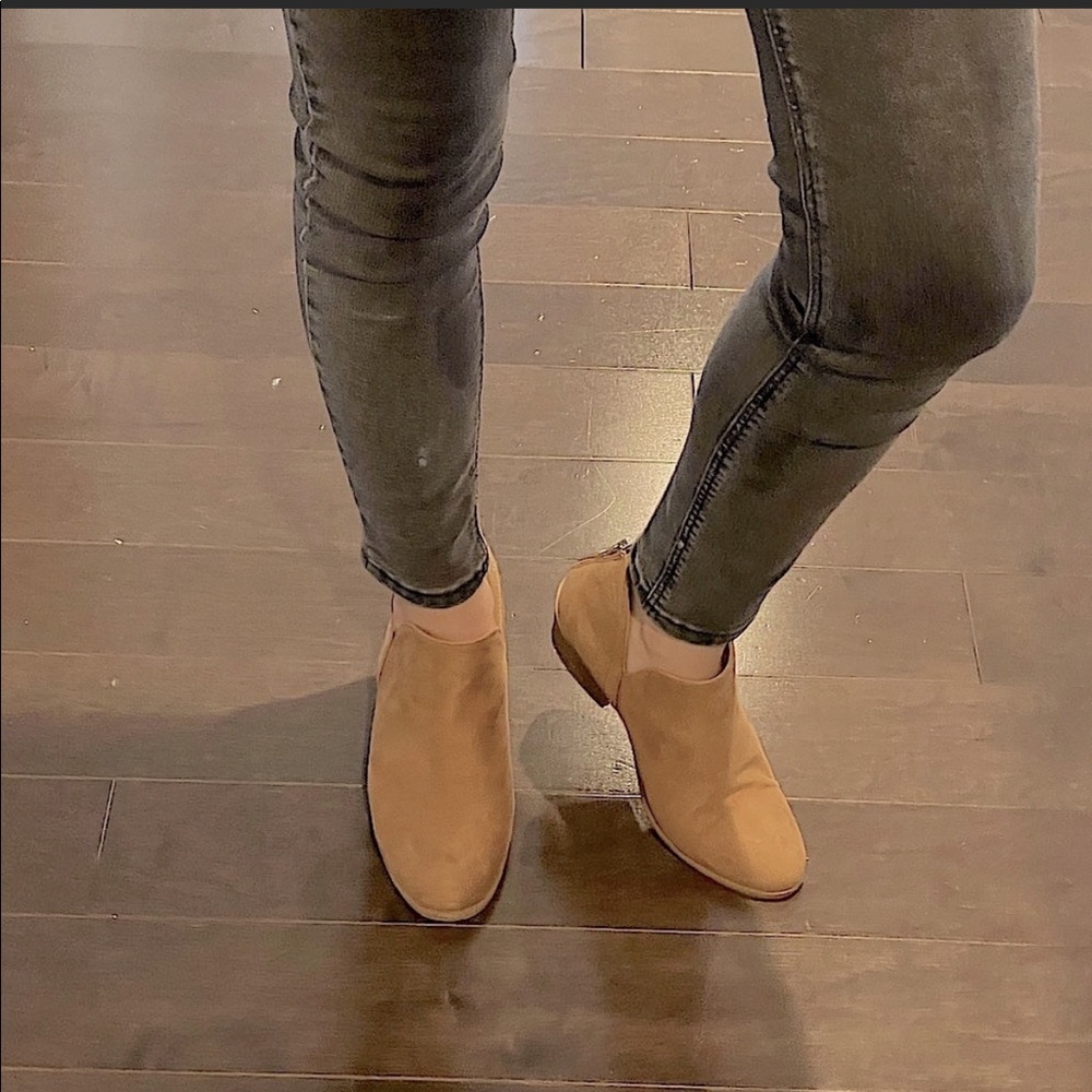 Vici ankle suede booties